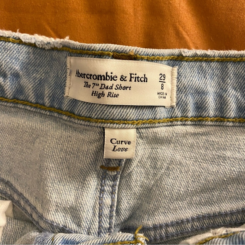 A&F The 7” Dad Short High Rise - Curve Love